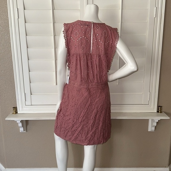 JUSTFAB Eyelet Shift Dress - Picture 7 of 13